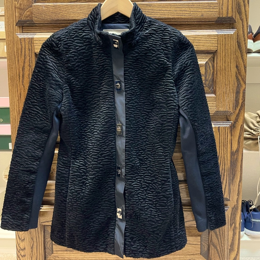CAbi Black Turn Key Topper Jacket Faux Fur Size XS.